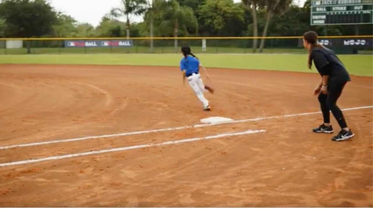 Baseball 101 The Basics of the Base Hit Turn MOJO Sports